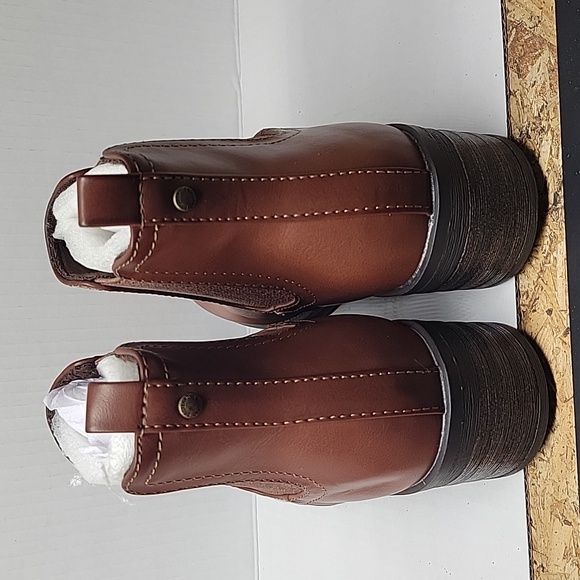 New EastLand Jasmine Chelsea Booties 7m - Picture 3 of 6